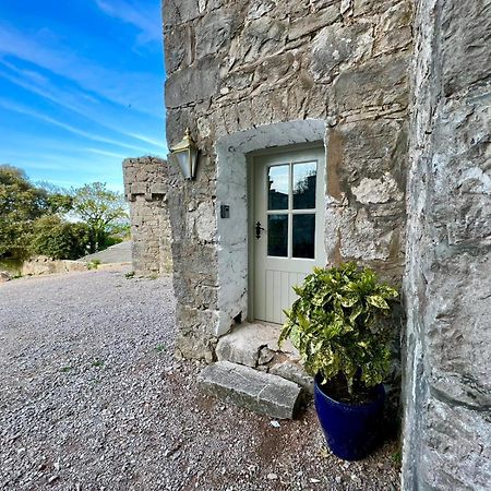 Tan-Yr-Ogo Gate Lodge, Gwrych Castle Llanddulas Exterior photo