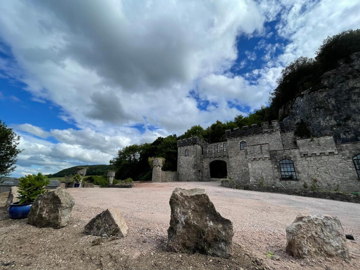 Tan-Yr-Ogo Gate Lodge, Gwrych Castle Llanddulas Exterior photo